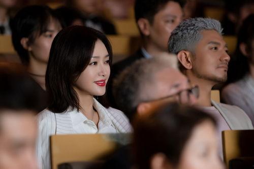 国际娱乐圈吃瓜,揭秘国际娱乐圈最新“瓜”事